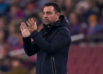 تشافي يوضح موقفه من التدريب في الدوري الإنجليزي