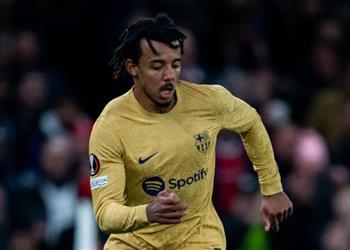 كوندي بعد الهزيمة أمام مانشستر يونايتد برشلونة تعرض لضربات مؤلمة في أوروبا