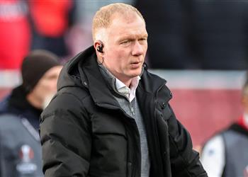 سكولز مانشستر يونايتد الوحيد الذي بإمكانه الفوز بالرباعية وشيء واحد قد يؤذيهم