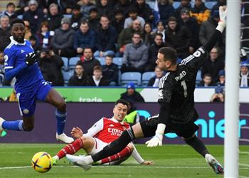 فيديو آرسنال يعبر ليستر سيتي بهدف مارتينيلي ويتمسك بصدارة الدوري الإنجليزي