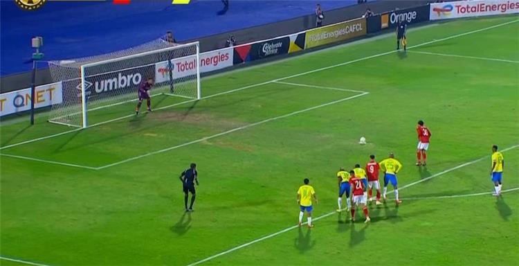 فيديو | محمد هاني يهدر ركلة جزاء في مباراة الأهلي وصن داونز بـ دوري أبطال  إفريقيا - بطولات