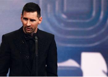 أول تعليق من ميسي بعد تتويجه بجائزة أفضل لاعب في العالم