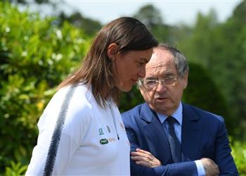 رئيس الاتحاد الفرنسي السابق عن اتهامه بالتحرش عصابة وراء تلك الشائعات