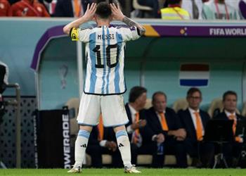 ميسي يدافع عن سلوك لاعبي الأرجنتين المثير للجدل أمام هولندا ما يقال غير عادل