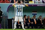 ميسي يدافع عن سلوك لاعبي الأرجنتين المثير للجدل أمام هولندا: ما يقال غير عادل 