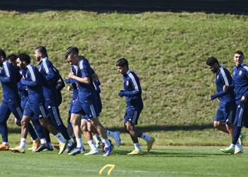 مران الأهلي كولر يحاضر اللاعبين قبل مواجهة ريال مدريد وبرنامج تدريبي منفرد لـ أفشة