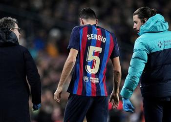 تشافي يعلق على إصابة بوسكيتس في مباراة برشلونة وإشبيلية