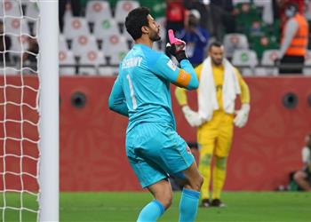 فيفا يشيد بـ الشناوي تفوق على كاسياس ويمكنه قيادة الأهلي للإطاحة بـ ريال مدريد