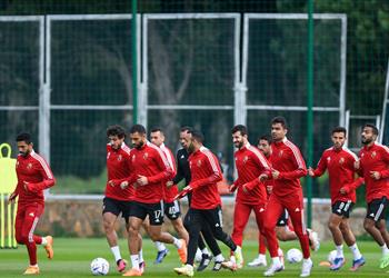 تقسيمة قوية بمشاركة جميع اللاعبين في مران الأهلي الأخير قبل مواجهة ريال مدريد