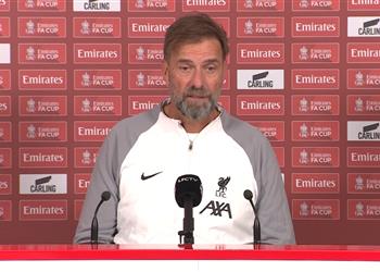 كلوب يعلن غيابات ليفربول في مباراة بورنموث ويعلق على قرار فيرمينو