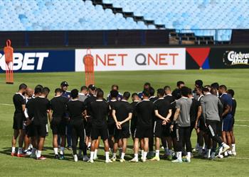 الأهلي يخوض مرانه الختامي على ملعب لوفتوس استعداد ا لمباراة صن داونز