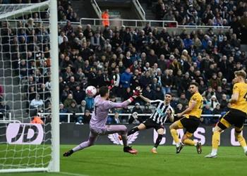 فيديو نيوكاسل يستغل تعثر ليفربول ويقترب من المربع الذهبي بفوز صعب على ولفرهامبتون