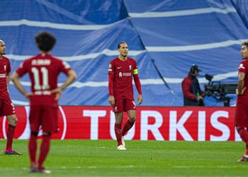 لاعب ليفربول ي علن انتهاء موسمه بسبب الإصابة