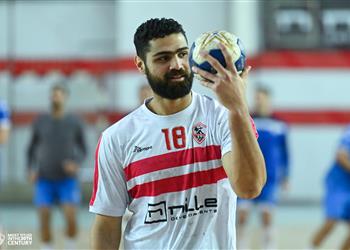 إصابة قوية للاعب يد الزمالك أمام سموحة ونقله إلى المستشفى