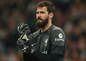 أليسون يوجه انتقادات لاذعة إلى ليفربول بعد السقوط أمام ريال مدريد