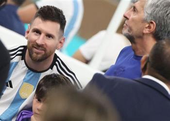 والد ميسي يرد على أنباء مفاوضات الهلال والخلاف مع جالتييه في باريس سان جيرمان