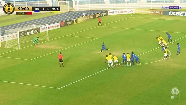 حارس مرمي صن داونز يتصدي لركلة جزاء الهلال السوداني في الوقت القاتل بدوري ابطال افريقيا