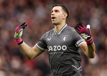 إيميليانو مارتينيز يعلن موقفه من مغادرة أستون فيلا