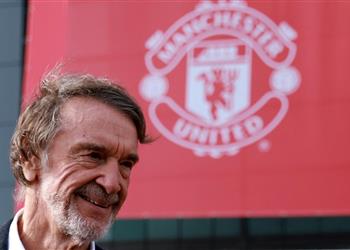 ملياردير بريطاني لن أدفع مبلغ ا غبي ا لشراء مانشستر يونايتد