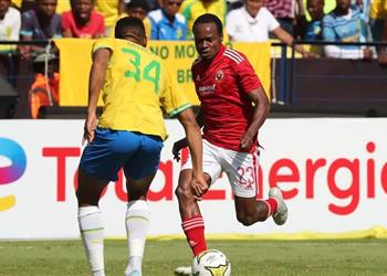 تقارير بعد تألقه أمام صن داونز اهتمام جنوب إفريقي بضم بيرسي تاو من الأهلي