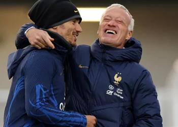 ديشامب منح شارة قيادة فرنسا لـ مبابي ليست لإرضائه وخيبة أمل جريزمان مشروعة