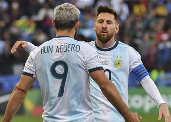 أجويرو يلمح إلى اقتراب عودة ميسي لـ برشلونة