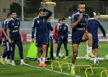 مران الأهلي كولر يقود التدريبات بعد العودة من الإجازة ومحاضرة فنية للاعبين