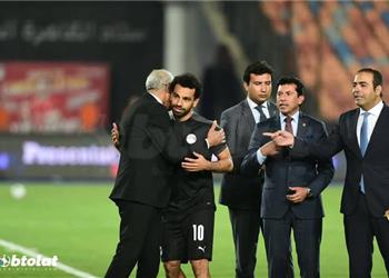 وزير الرياضة يطمئن على بعثة منتخب مصر في مالاوي