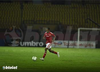 مدرب صن داونز يرد على أنباء التفاوض مع بيرسي تاو لضمه من الأهلي