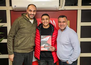 الأهلي يعلن تجديد عقد عمرو زهران لاعب السلة