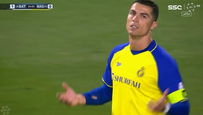 لاعب الباطن ينقذ مرماه من علي خط المرمي ويحرم رونالدومن تسجيل هدف نحقق