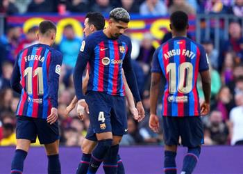 فيديو أروخو يتلقى بطاقة حمراء أمام فالنسيا ويغيب عن مواجهة برشلونة ضد أتلتيك بلباو