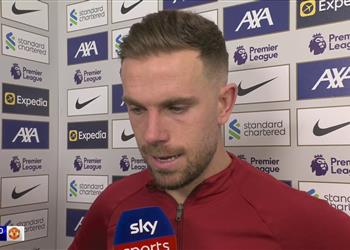 هندرسون يتغنى بـ محمد صلاح وي علق على سباعية ليفربول ضد مانشستر يونايتد