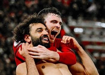 روبرتسون يوضح كيف احتفل لاعبو ليفربول بإنجاز محمد صلاح أمام مانشستر يونايتد