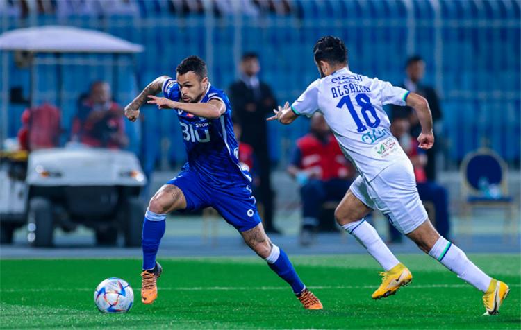 فيديو | الفتح يهزم الهلال بثنائية في الدوري السعودي - بطولات