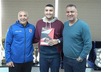 الأهلي يجدد عقد مؤمن خيري مع فريق السلة لـ4 مواسم