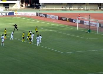 فيديو أحمد الشناوي يتصدى لركلة جزاء في مباراة بيراميدز وأسكو