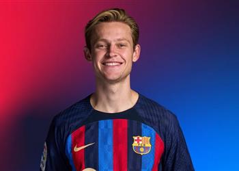 دي يونج يحسم مصيره مع برشلونة