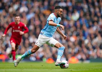 رياض محرز يدخل تاريخ الدوري الإنجليزي في مباراة مانشستر سيتي وليفربول