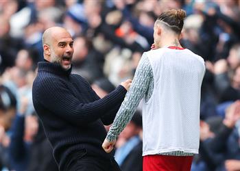 جوارديولا يوضح ما قاله لـ تسيميكاس بعد هدف تعادل مانشستر سيتي مع ليفربول