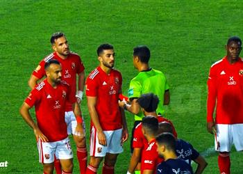 فيديو طرد محمد عبد المنعم في مباراة الأهلي وبيراميدز