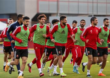 مران الأهلي كولر يحاضر اللاعبين بالفيديو استعداد ا لمباراة فاركو في الدوري وغياب بيرسي تاو