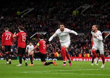 فيديو بالنيران الصديقة إشبيلية يتعادل مع مانشستر يونايتد في الوقت القاتل بالدوري الأوروبي