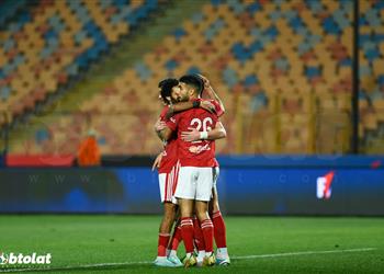 فيديو الفار يلغي هدف ا لـ أحمد قندوسي في مباراة الأهلي وفاركو