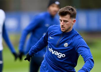 تشيلسي يرفض الاستسلام بشأن مستقبل ماسون مونت