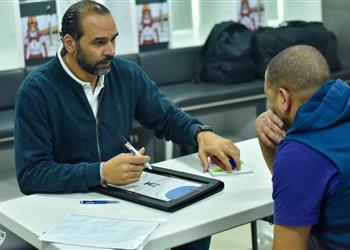 حسين زكي مدير ا فني ا لـ شباب أهلي دبي لكرة اليد لمدة شهر