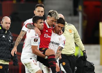 ليساندرو مارتينيز يخضع لعملية جراحية ناجحة