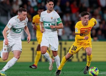 لجنة المنافسات ترفض طعن إلتشي بشأن مشاركة جافي مع برشلونة