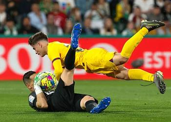 إلتشي يخطط لتقديم شكوى ضد مشاركة جافي مع برشلونة