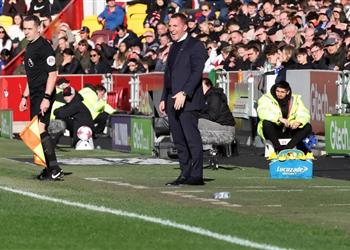 في محاولة الهروب من الهبوط ليستر سيتي يعلن إقالة براندن رودجرز